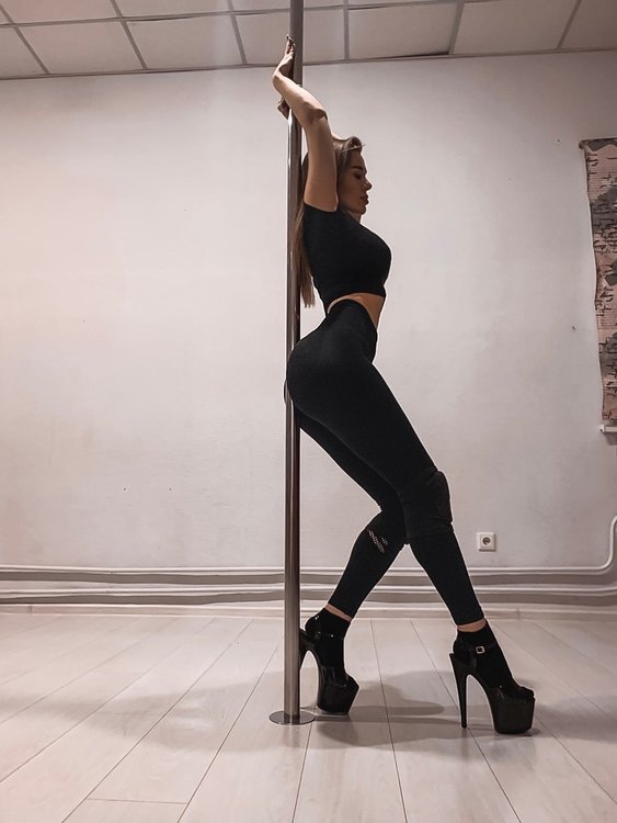 Iki çok güzel kız striptiz dansı72